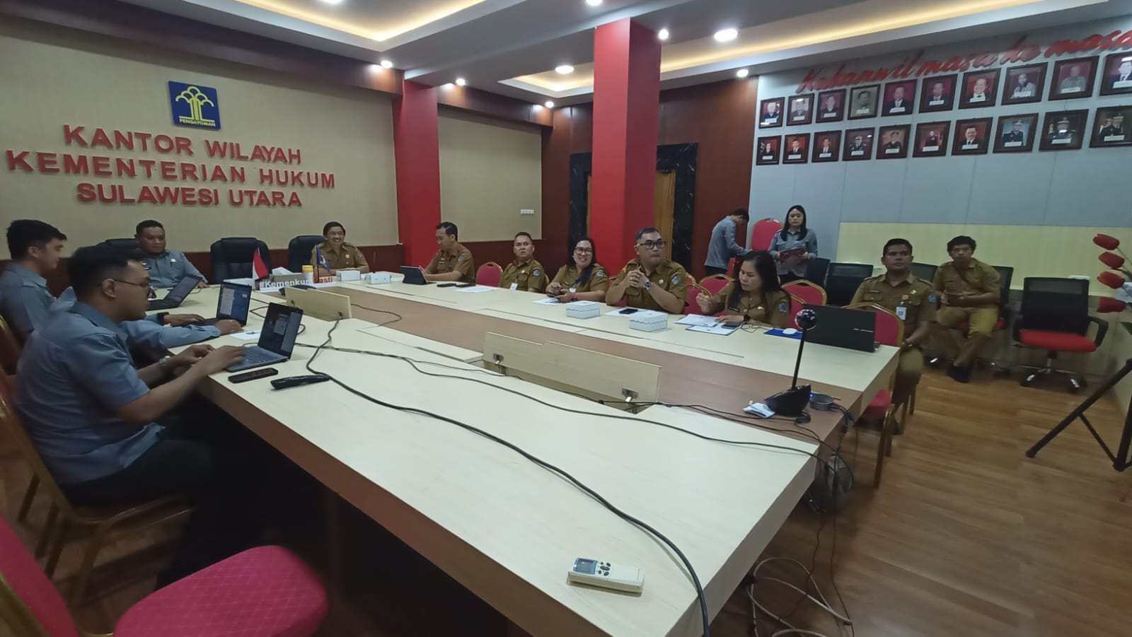 Menghadiri Rapat Pengharmonisasian Pembulatan dan Pemantapan Konsepsi Ranperwa Tentang Perubahan atas Perwa Nomor 17 Tahun 2025 Tentang Penjabaran APBD T.A 2026