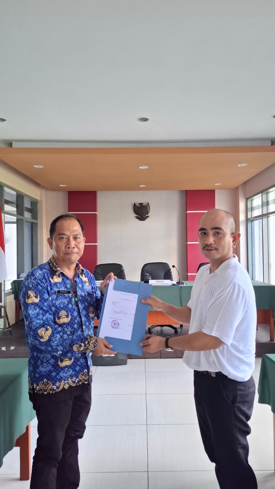 Pelaksanaan Sidang lanjutan Sengketa Informasi Publik dengan agenda Pembacaan dan Penyerahan Putusan, bertempat di Kantor Komisi Informasi Publik Provinsi Sulawesi Utara.